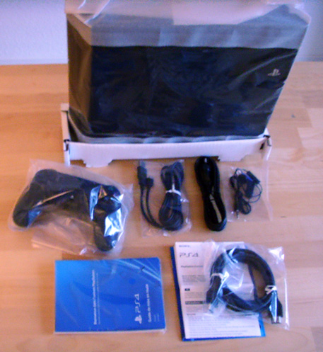 PlayStation 4 Unboxing (ohne Blitz)