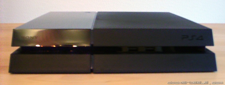 playstation4_liegend_front.jpg