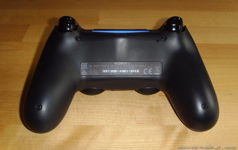 ps4_controller_unten.jpg