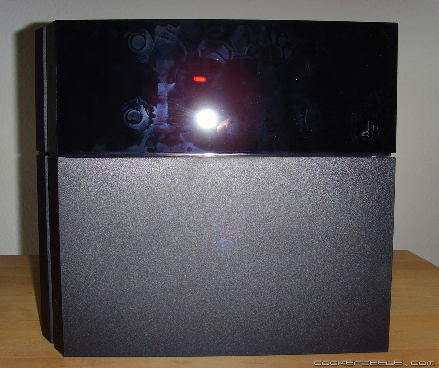 PlayStation 4 Unboxing (mit Blitz)