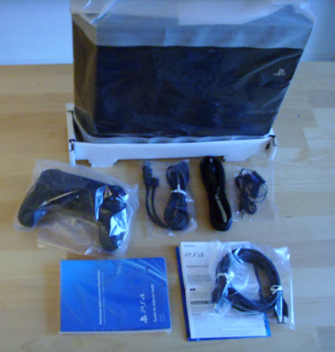 ps4: unboxing (ohne blitz) ps4: unboxing (ohne blitz)