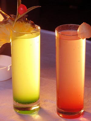 cocktails (c) cc by sa Kirti Poddar (flickr) cocktails (c) cc by sa Kirti Poddar (flickr)